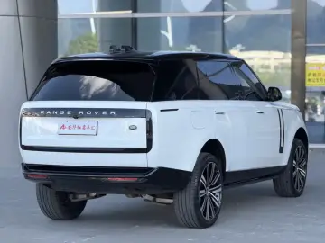 2025 Land Rover Range Rover с пробегом 17 000 км