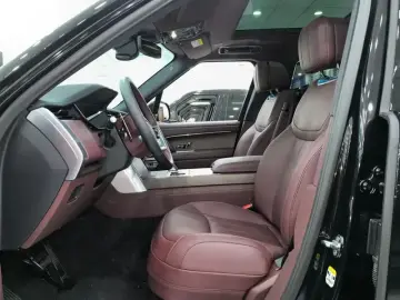 2025 Land Rover Range Rover с пробегом 9 000 км