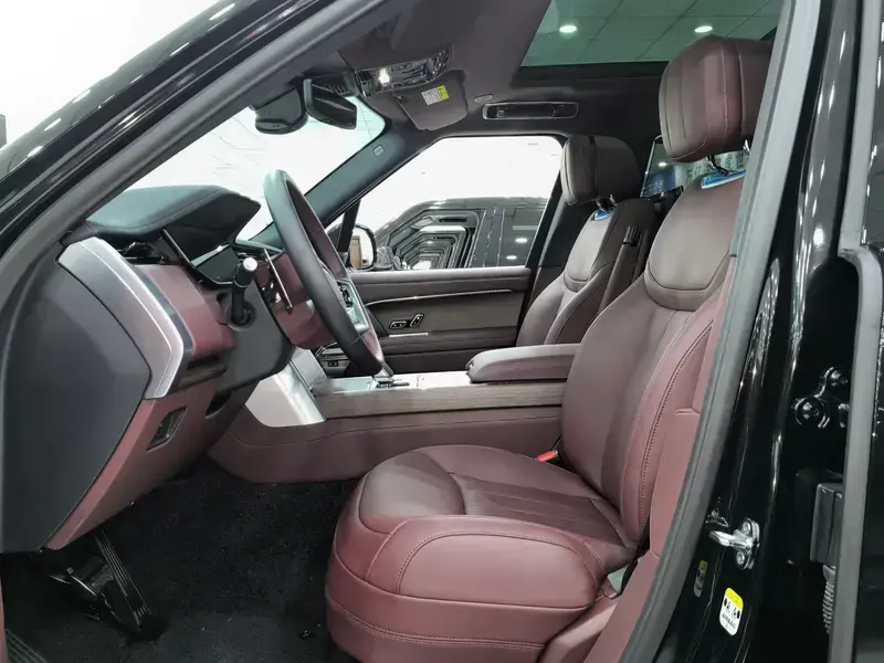 2025 Land Rover Range Rover с пробегом 9 000 км