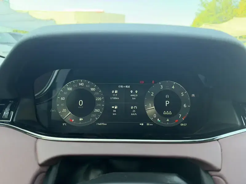 2024 Land Rover Range Rover Evoque с пробегом 14 700 км