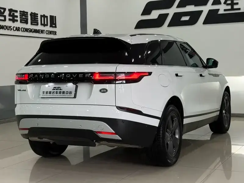 2025 Land Rover Range Rover Velar с пробегом 9 000 км