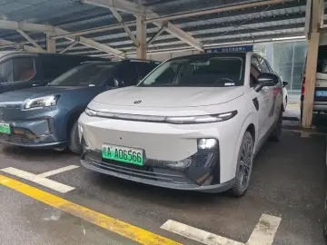 Leapmotor B10