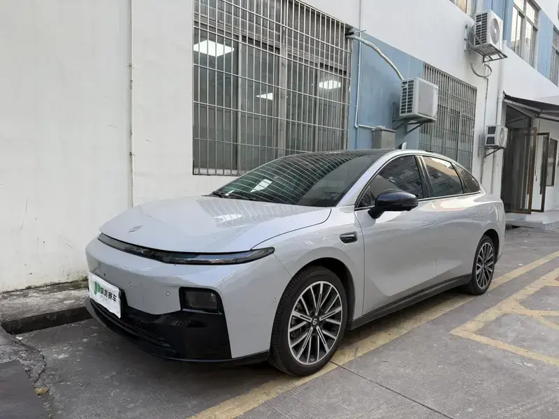 2025 Leapmotor B01 с пробегом 14 000 км