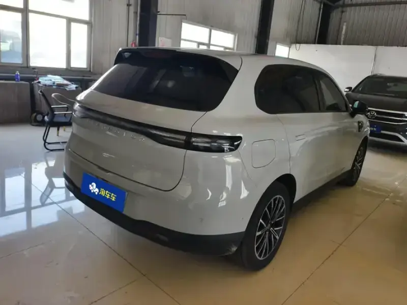 2025 Leapmotor B10 с пробегом 21 000 км