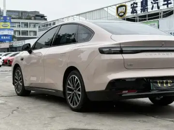 2025 Leapmotor B01 с пробегом 3 900 км