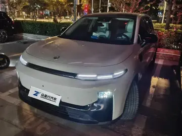 Leapmotor B10