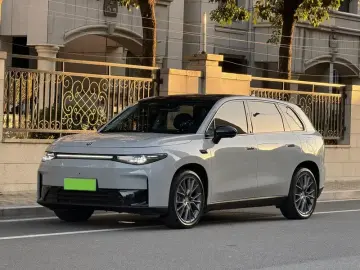 Leapmotor C10