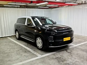 2026 Leapmotor D19 с пробегом 100 км