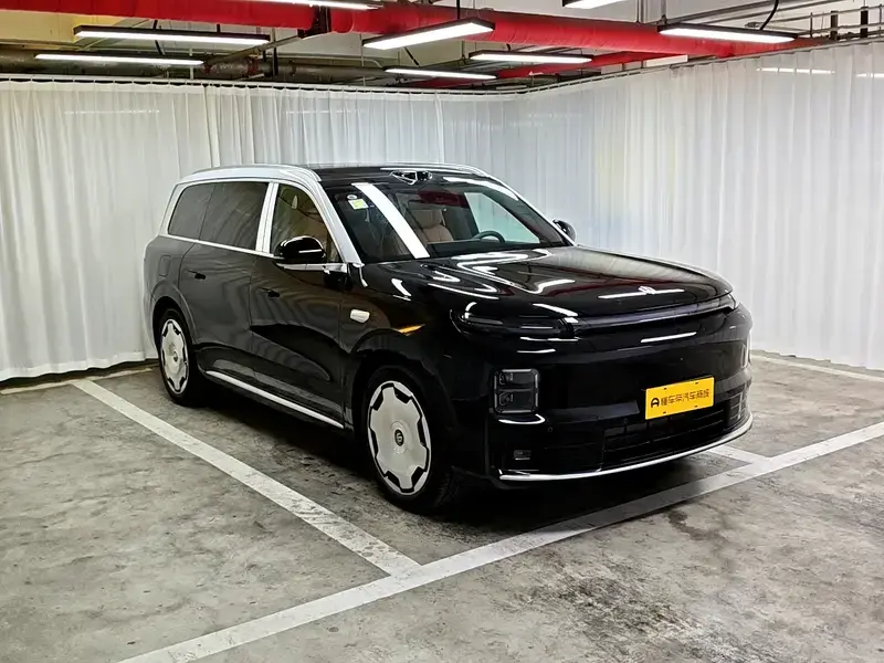 2026 Leapmotor D19 с пробегом 100 км