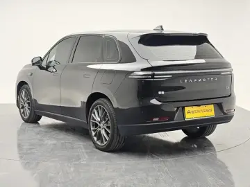 2024 Leapmotor C10 с пробегом 29 400 км