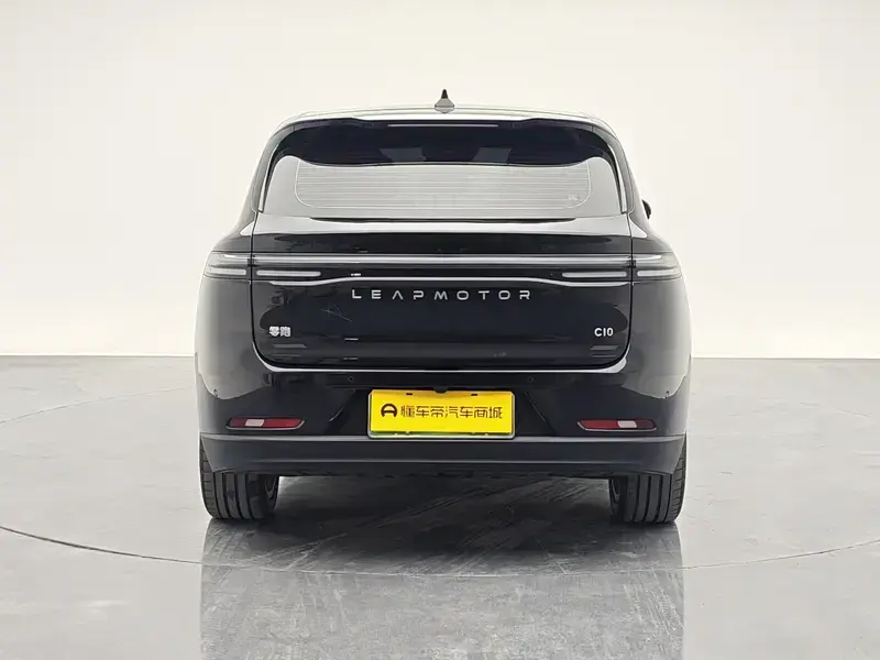 2024 Leapmotor C10 с пробегом 29 400 км