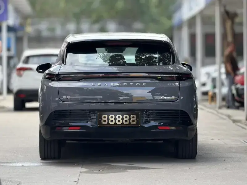 2026 Leapmotor B05 (Lafa 5) с пробегом 50 000 км