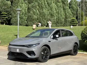 2026 Leapmotor B05 (Lafa 5) с пробегом 100 км