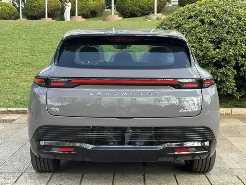 2026 Leapmotor B05 (Lafa 5) с пробегом 100 км
