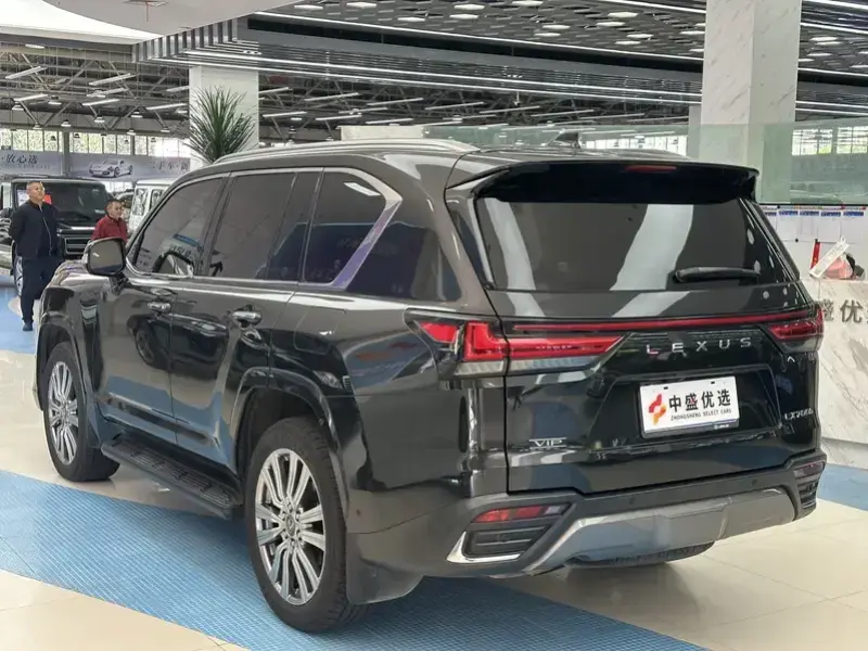 2025 Lexus LX с пробегом 53 000 км