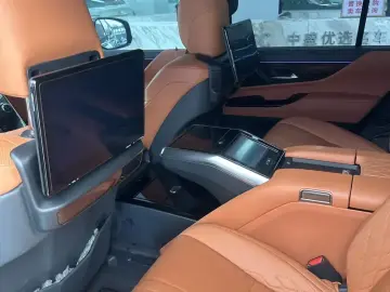 2025 Lexus LX с пробегом 53 000 км