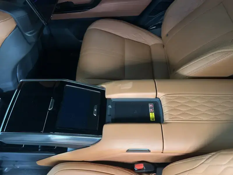 2025 Lexus LX с пробегом 53 000 км