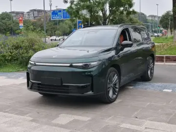 Leapmotor C16