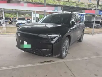 Leapmotor C16