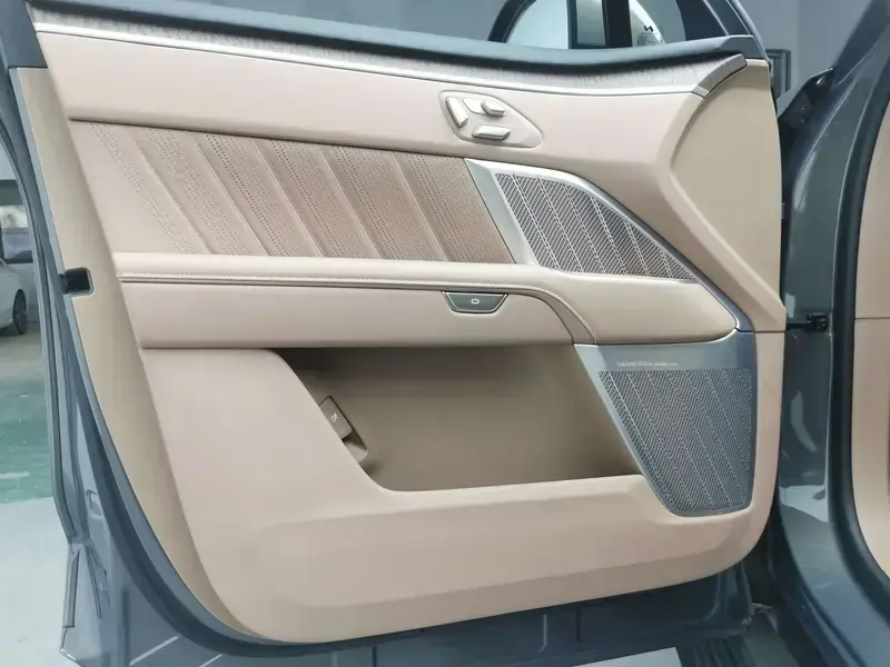 2025 Nio Onvo L90 с пробегом 16 800 км