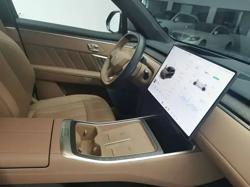 2025 Nio Onvo L90 с пробегом 16 800 км