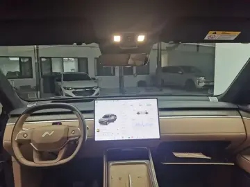 2025 Nio Onvo L90 с пробегом 16 800 км