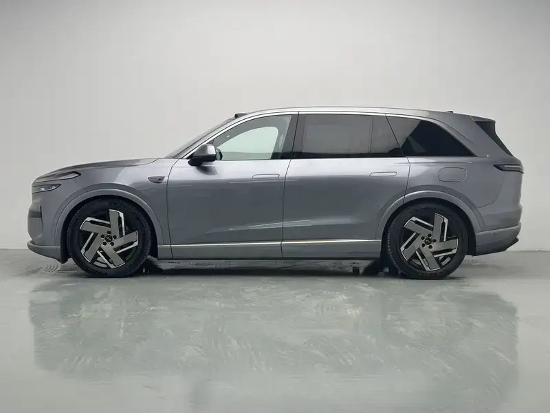 2025 Nio Onvo L90 с пробегом 10 900 км