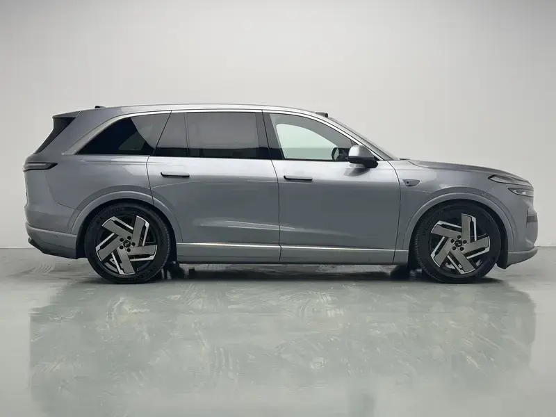 2025 Nio Onvo L90 с пробегом 10 900 км