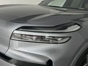 2025 Nio Onvo L90 с пробегом 10 900 км