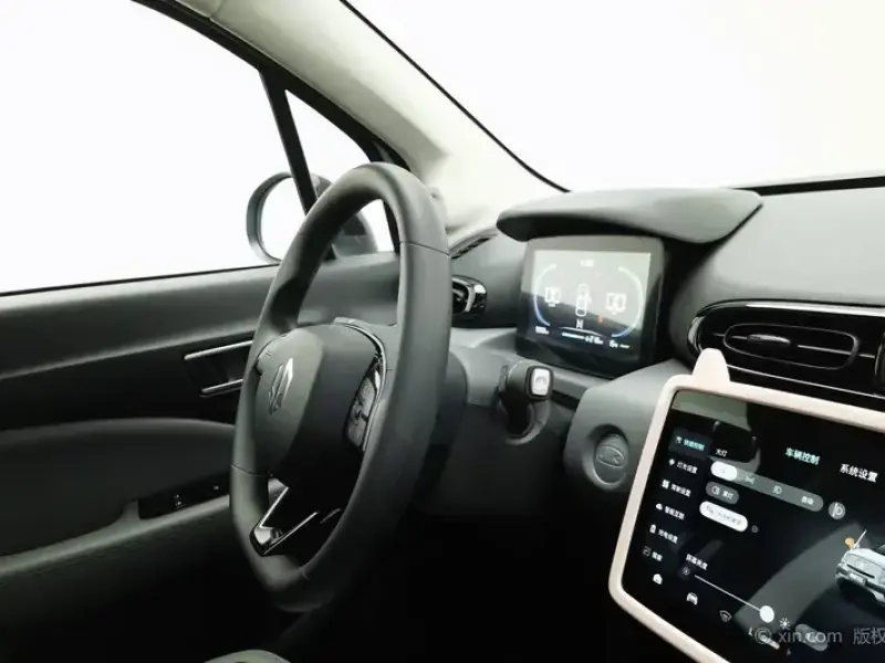 2025 Leapmotor T03 с пробегом 9 500 км