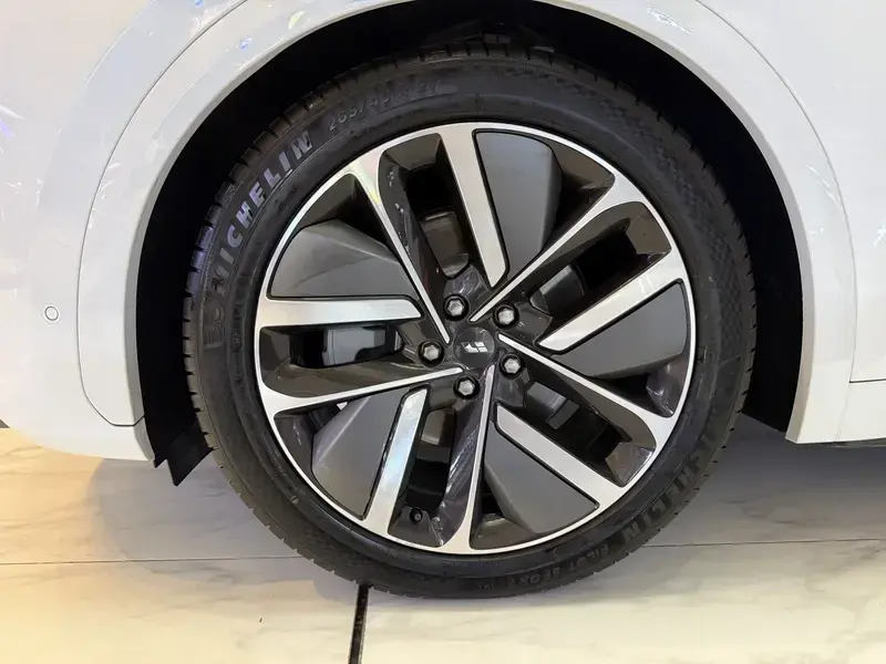 2024 Li Auto (Lixiang) L7 с пробегом 58 000 км
