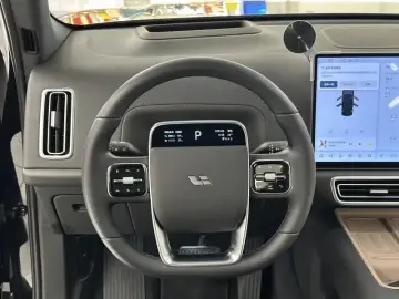2025 Li Auto (Lixiang) L7 с пробегом 40 000 км
