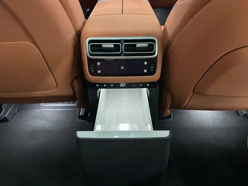 2025 Li Auto (Lixiang) L7 с пробегом 13 000 км
