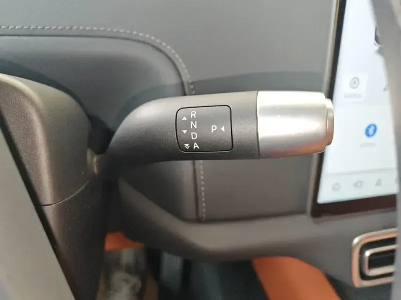 2025 Li Auto (Lixiang) L9 с пробегом 8 500 км