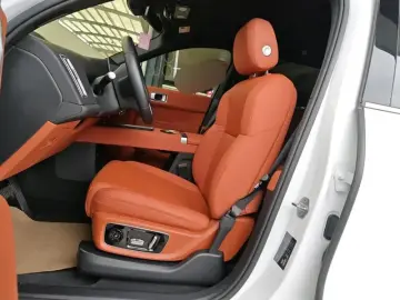 2025 Li Auto (Lixiang) L9 с пробегом 8 500 км