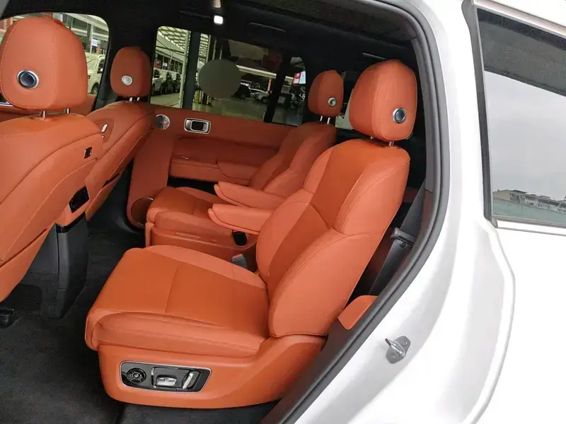 2025 Li Auto (Lixiang) L9 с пробегом 8 500 км
