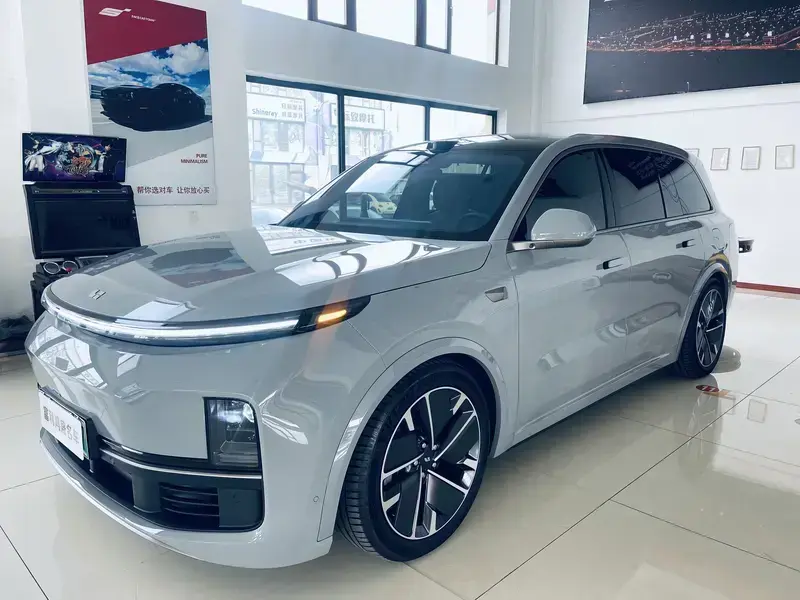 2025 Li Auto (Lixiang) L9 с пробегом 25 000 км