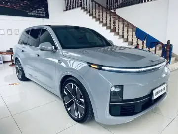 2025 Li Auto (Lixiang) L9 с пробегом 25 000 км