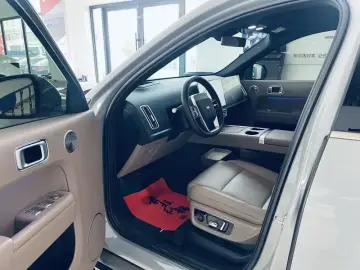 2025 Li Auto (Lixiang) L9 с пробегом 25 000 км