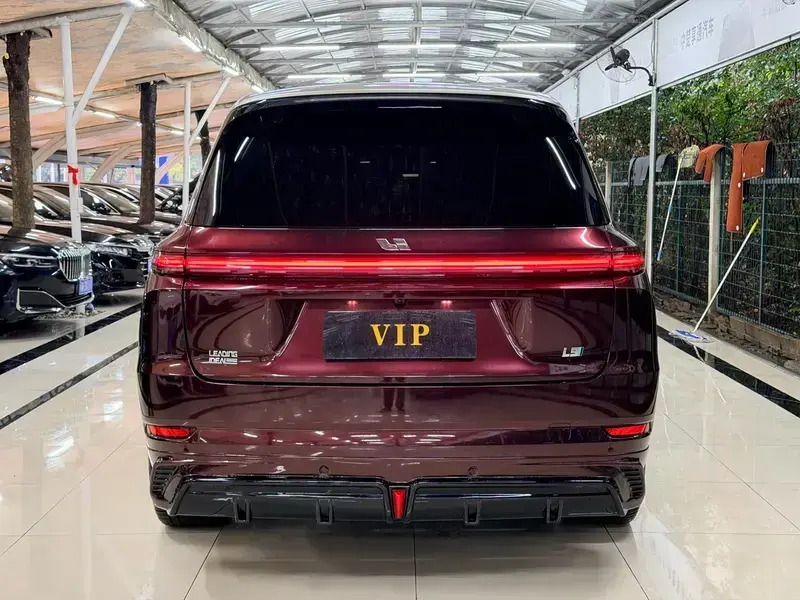 2024 Li Auto (Lixiang) L9 с пробегом 28 000 км