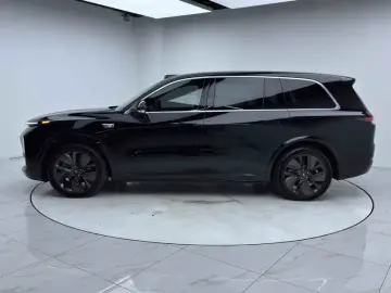 2024 Li Auto (Lixiang) L9 с пробегом 30 500 км