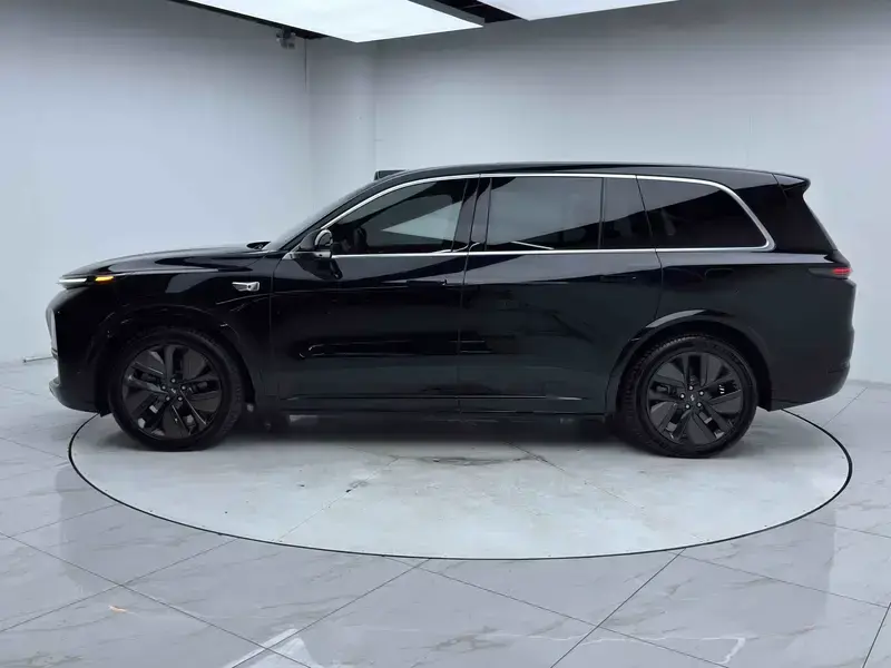 2024 Li Auto (Lixiang) L9 с пробегом 30 500 км