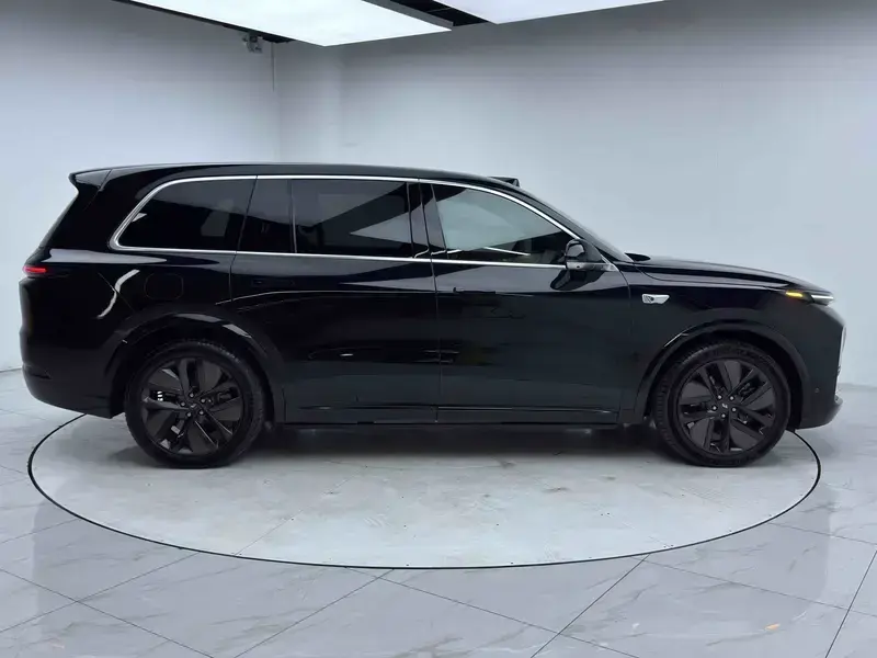 2024 Li Auto (Lixiang) L9 с пробегом 30 500 км