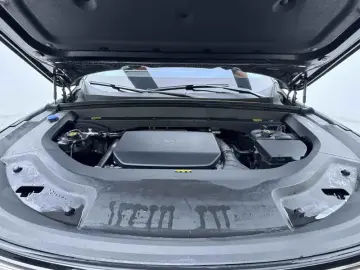 2024 Li Auto (Lixiang) L9 с пробегом 30 500 км
