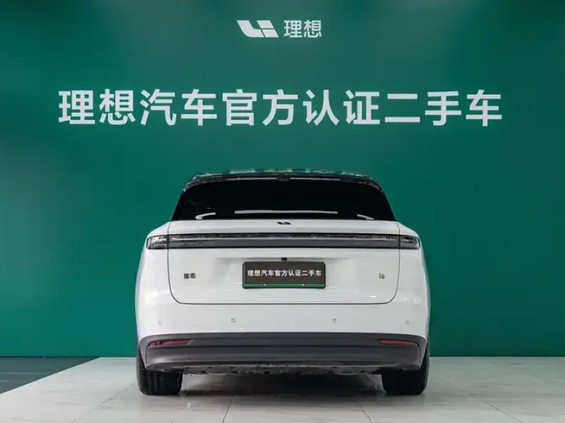 2025 Li Auto (Lixiang) i6 с пробегом 2 800 км