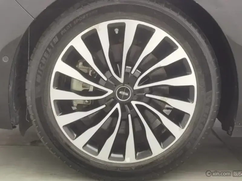 2017 Lincoln Continental с пробегом 107 700 км