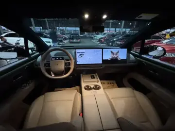 2025 Li Auto (Lixiang) i6 с пробегом 19 000 км