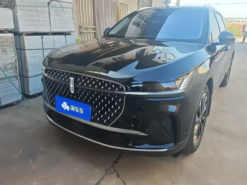 2023 Lincoln Nautilus с пробегом 42 000 км