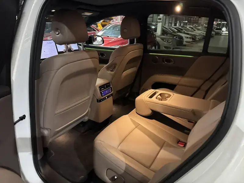 2025 Li Auto (Lixiang) i6 с пробегом 19 000 км