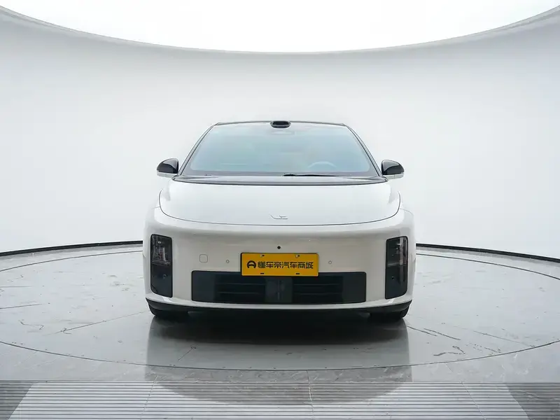 2025 Li Auto (Lixiang) i6 с пробегом 25 500 км